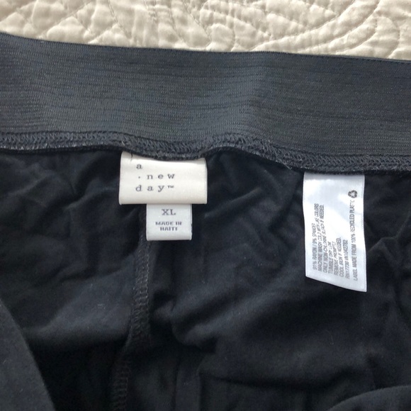 2 pairs of leggings - Picture 3 of 3